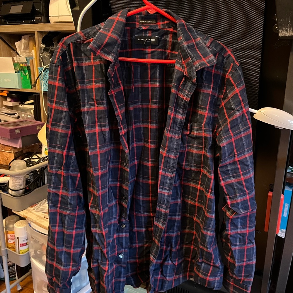 Navy and Red Banana Republic Plaid Button-Up Shirt Untucked Fit